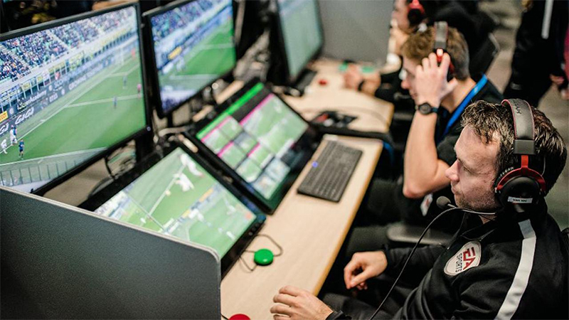 Công nghệ VAR là gì và những điều cần biết về VAR trong bóng đá?