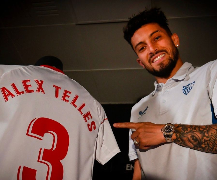Chính thức: Alex Telles gia nhập Sevilla dưới dạng cho mượn