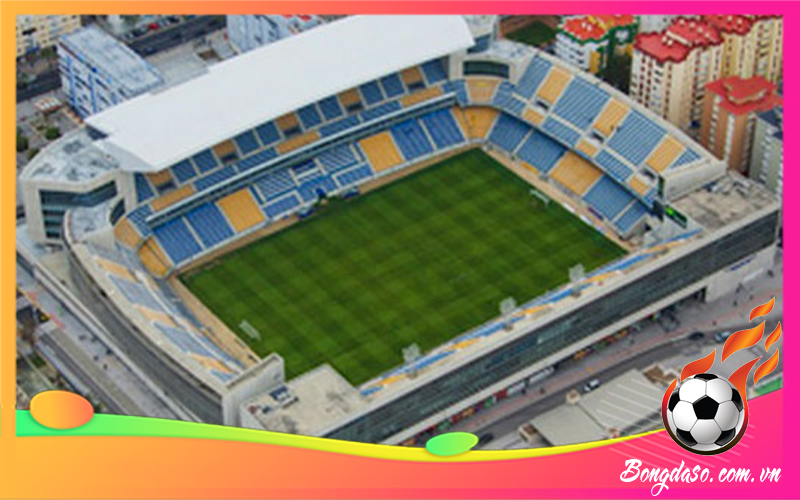 CLB Cadiz là câu lạc bộ bóng đá của nước nào?