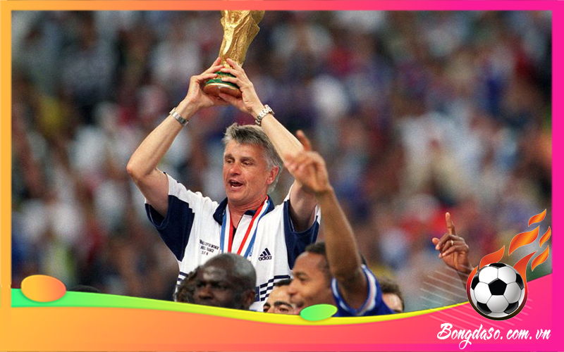 Aime Jacquet là ai và tiểu sử chi tiết HLV bóng đá này?