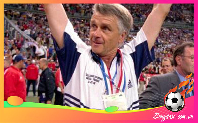 Aime Jacquet là ai và tiểu sử chi tiết HLV bóng đá này?