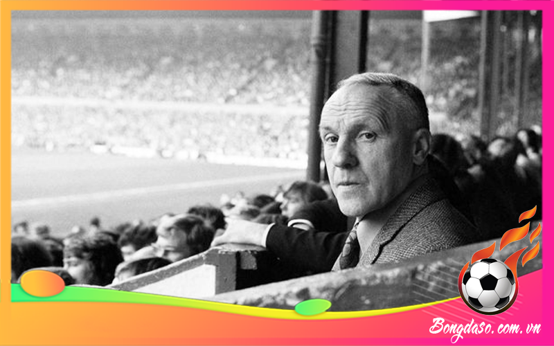 HLV Bill Shankly là ai và tiểu sử chi tiết HLV bóng đá này?