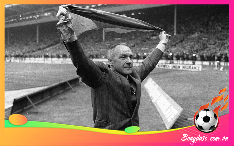 HLV Bill Shankly là ai và tiểu sử chi tiết HLV bóng đá này?