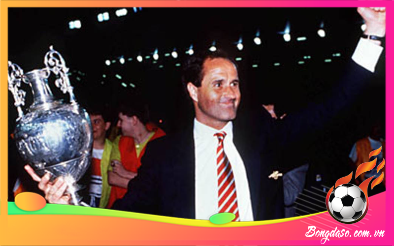 George Graham là ai và tiểu sử chi tiết HLV bóng đá này?