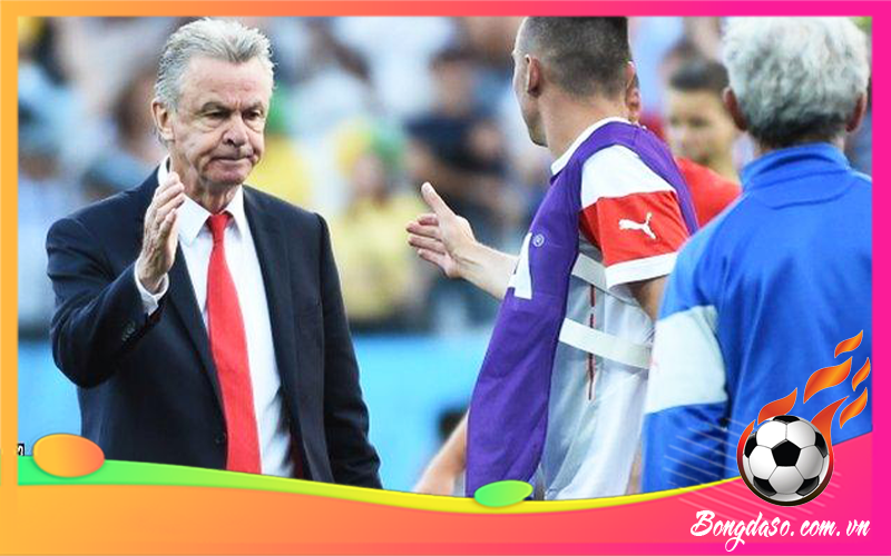 Ottmar Hitzfeld là ai và tiểu sử chi tiết HLV bóng đá này?