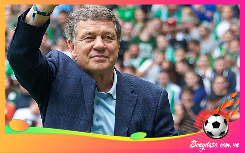 Otto Rehhagel là ai và tiểu sử chi tiết HLV bóng đá này?