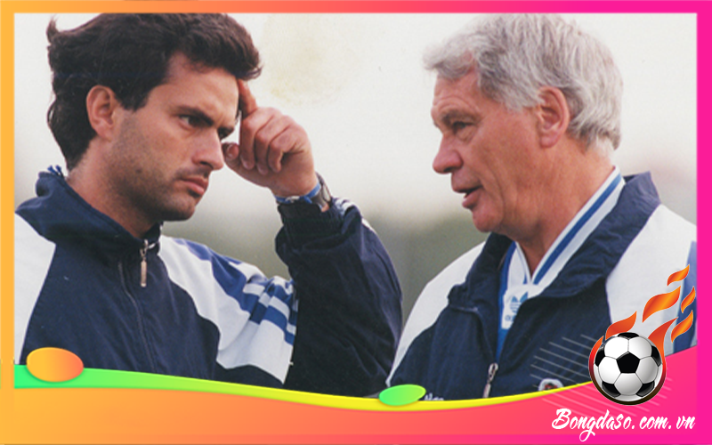 ​​Bobby Robson là ai và tiểu sử chi tiết HLV bóng đá này?