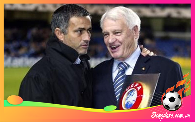 ​​Bobby Robson là ai và tiểu sử chi tiết HLV bóng đá này?