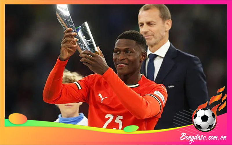 Nuno Mendes hậu vệ cánh trái xuất sắc nhất thế giới