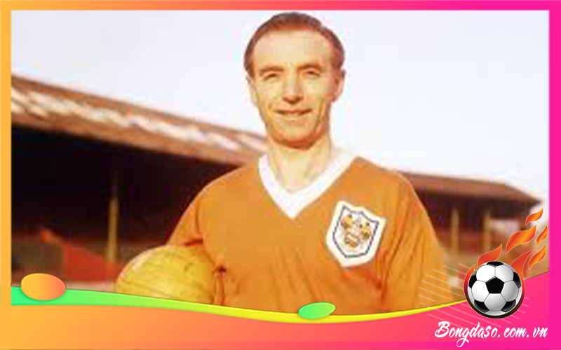 Stanley Matthews là ai và sự nghiệp, danh hiệu, phong cách thi đấu?