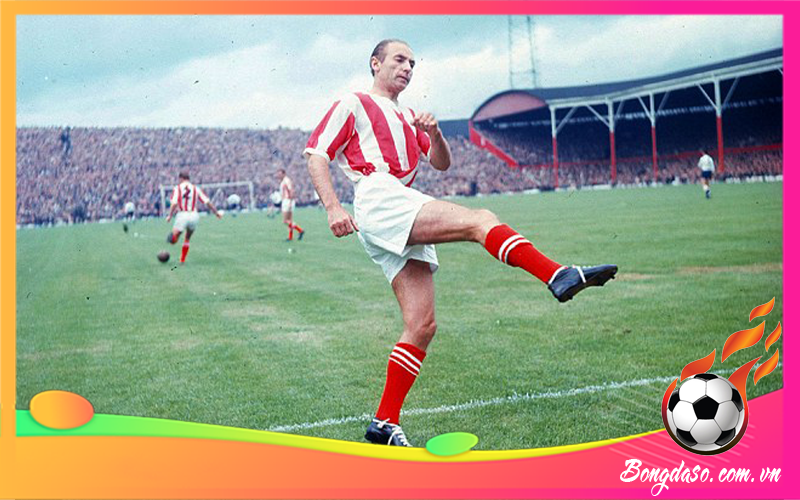 Stanley Matthews là ai và sự nghiệp, danh hiệu, phong cách thi đấu?