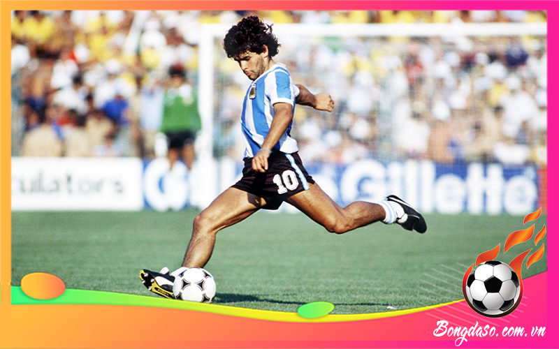 Diego Maradona là ai và sự nghiệp, danh hiệu, phong cách thi đấu
