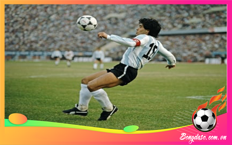 Diego Maradona là ai và sự nghiệp, danh hiệu, phong cách thi đấu