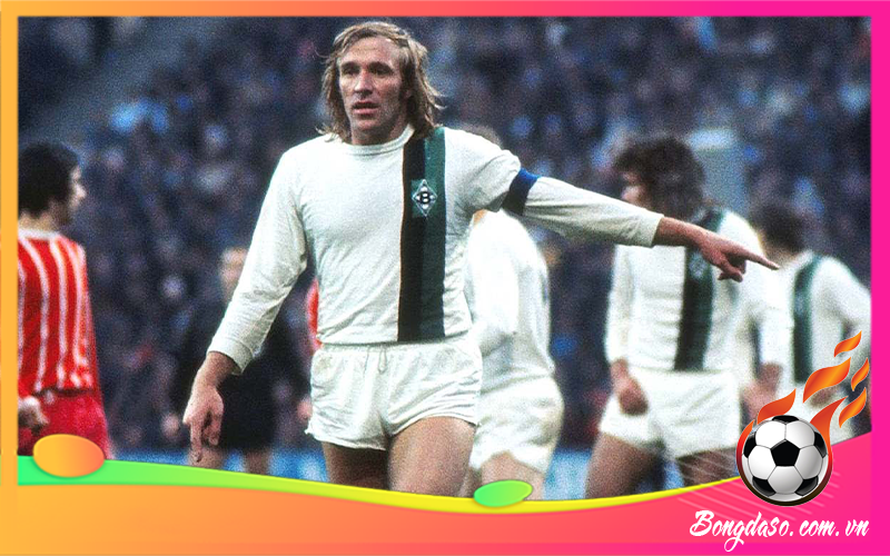 Gunter Netzer là ai và sự nghiệp, danh hiệu, phong cách thi đấu?
