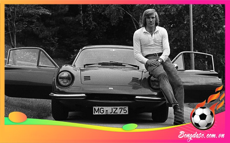 Gunter Netzer là ai và sự nghiệp, danh hiệu, phong cách thi đấu?