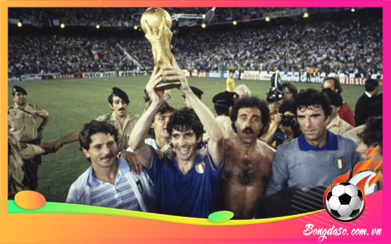 Paolo Rossi là ai và sự nghiệp, danh hiệu, phong cách thi đấu?