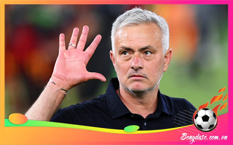 Jose Mourinho là ai và tiểu sử chi tiết HLV bóng đá này?