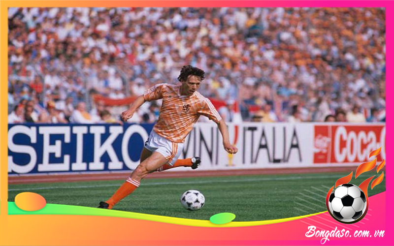 Marco Van Basten là ai và sự nghiệp, danh hiệu, phong cách thi đấu
