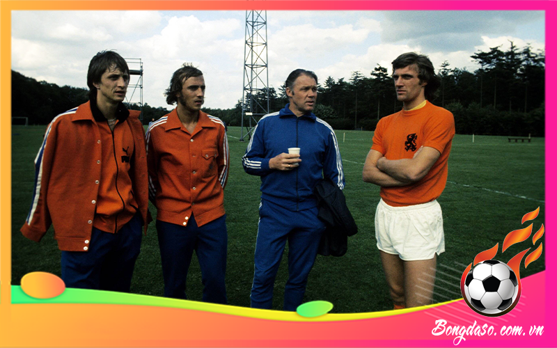 HLV Rinus Michels là ai và tiểu sử chi tiết HLV bóng đá này?