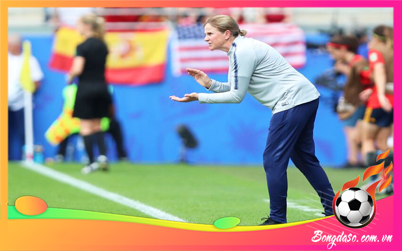 Jill Ellis là ai và tiểu sử chi tiết HLV bóng đá này?
