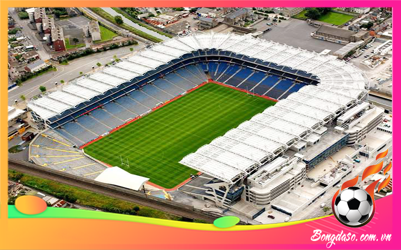 Sân vận động Croke Park của nước nào và CLB nào sở hữu?